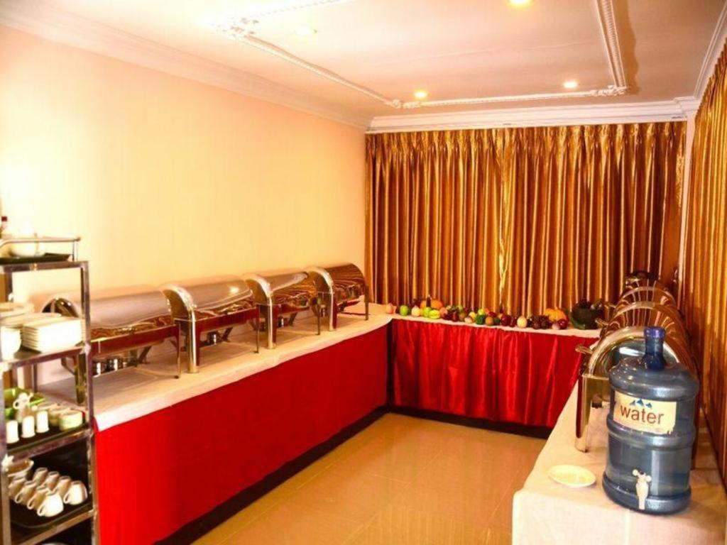 Real Link Hotel Yangon Bagian luar foto