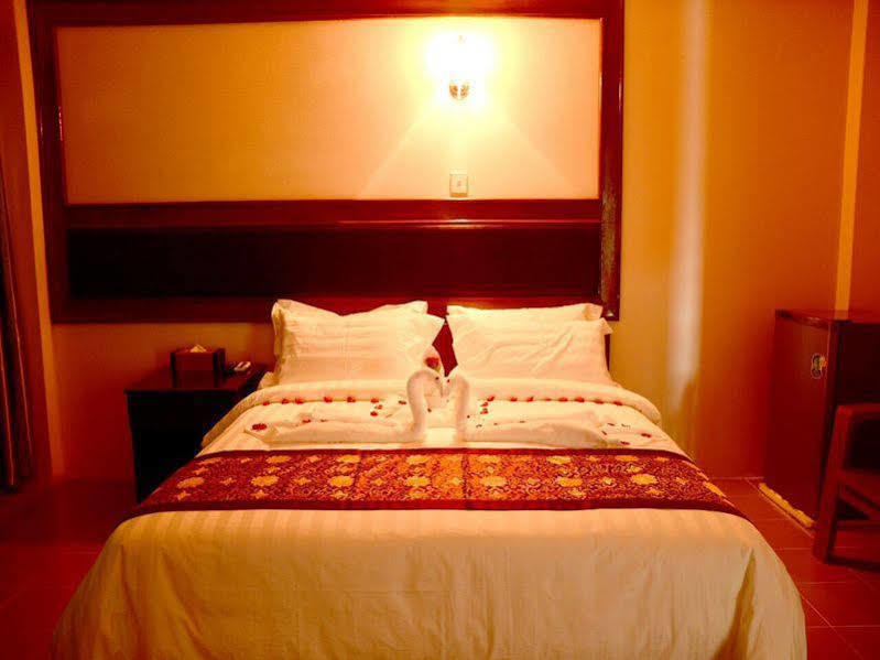 Real Link Hotel Yangon Bagian luar foto